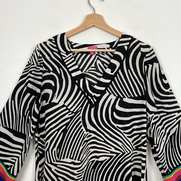 Trina Turk X Inc Zebra Print Tunic Top Pullover V Neck Kimono Sleeve Womens M - Picture 3 of 9